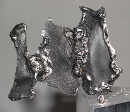 Chevalier qui marche aux c�t�s de son courageux cheval